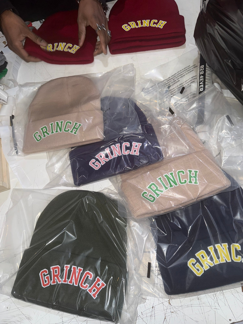 GRINCH BEANiE